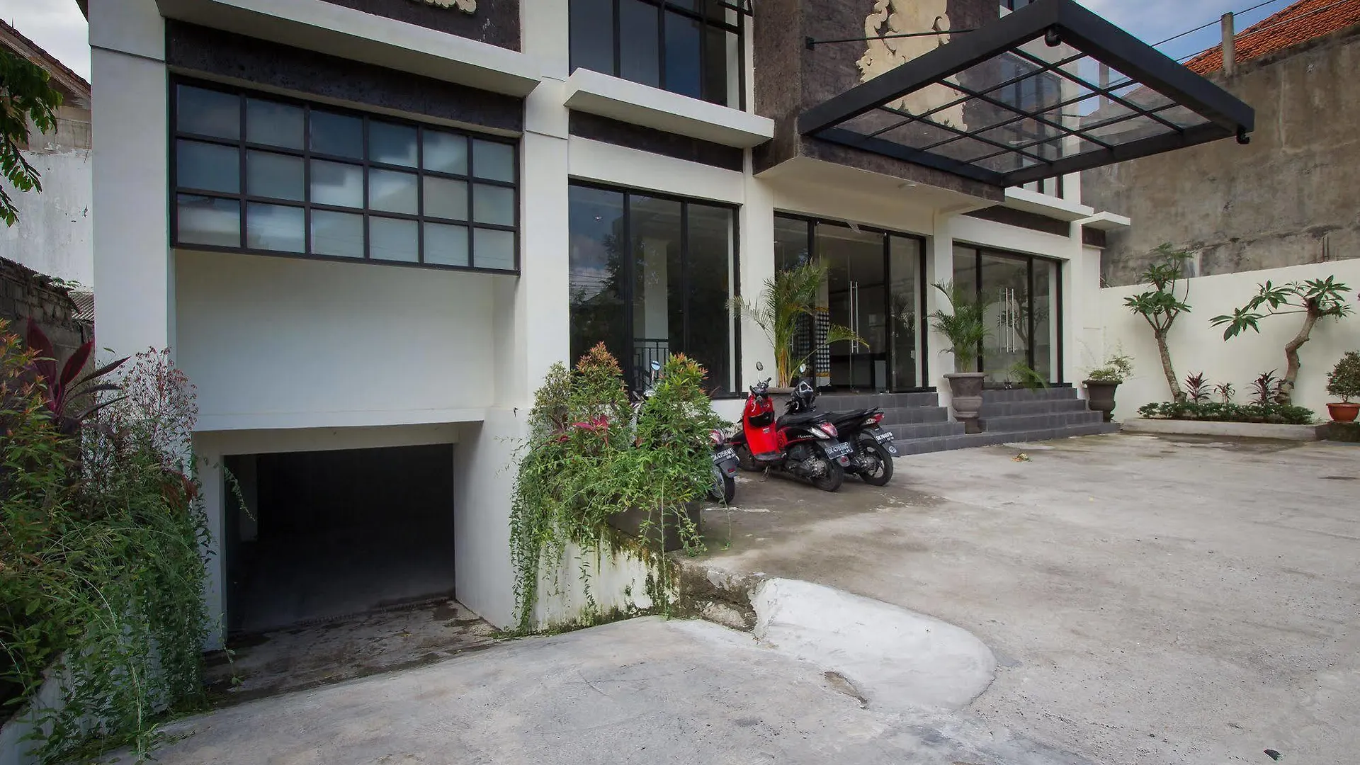 Guest house Ivanka Airport Inn Kuta