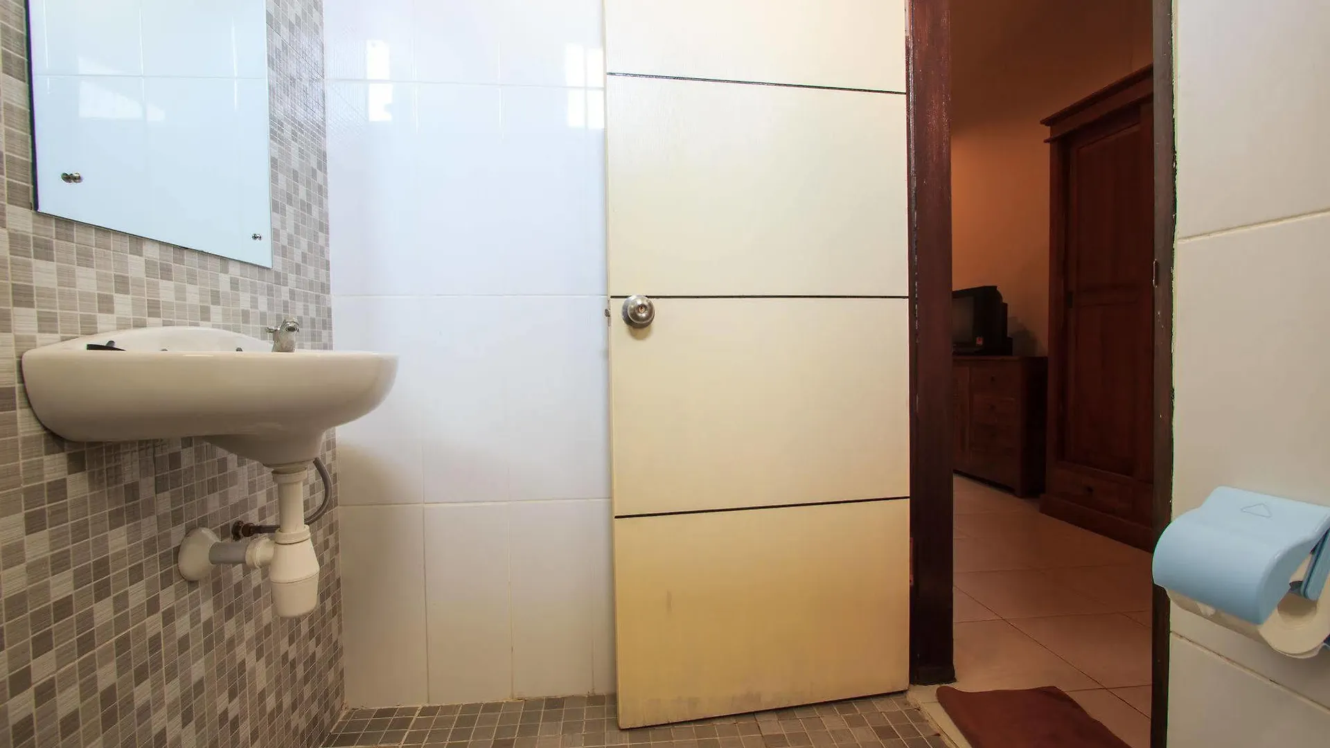 Ivanka Airport Inn Kuta  0*, Kuta (Bali) Indonesia