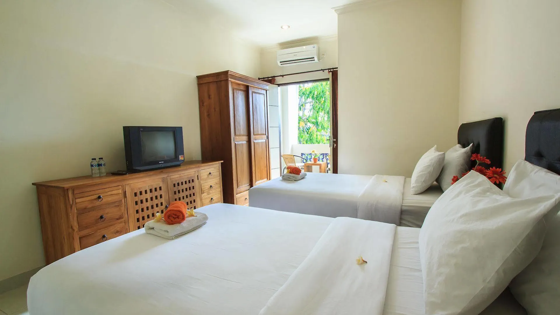 Ivanka Airport Inn location