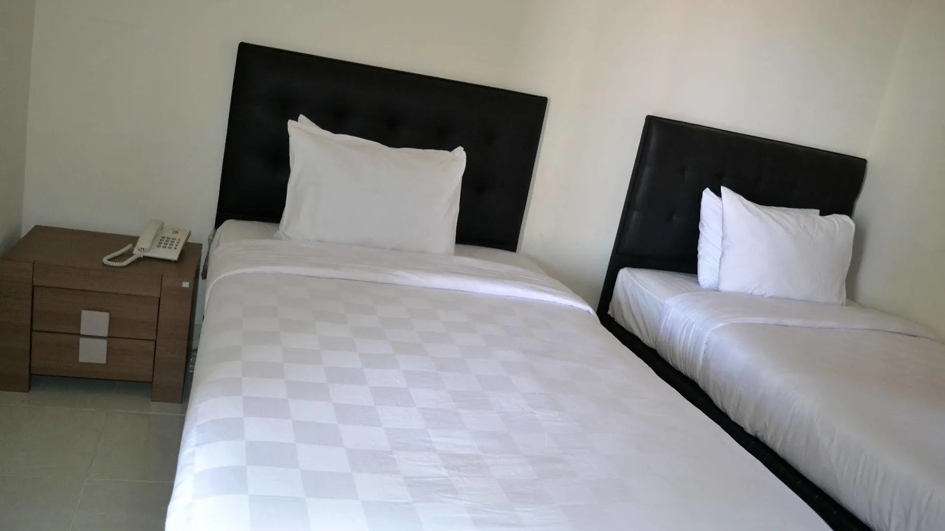 Ivanka Airport Inn Kuta  Guest house